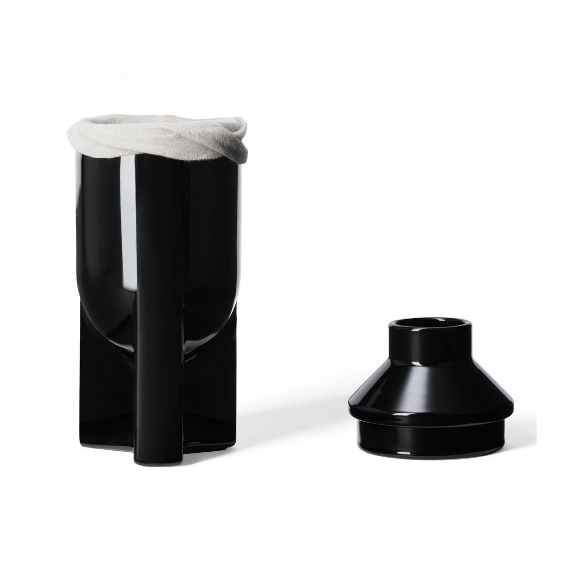 リック・オウエンス、初のキャンドルはギュスターヴ・モロー”サロメの蓮の花”モチーフ｜写真1