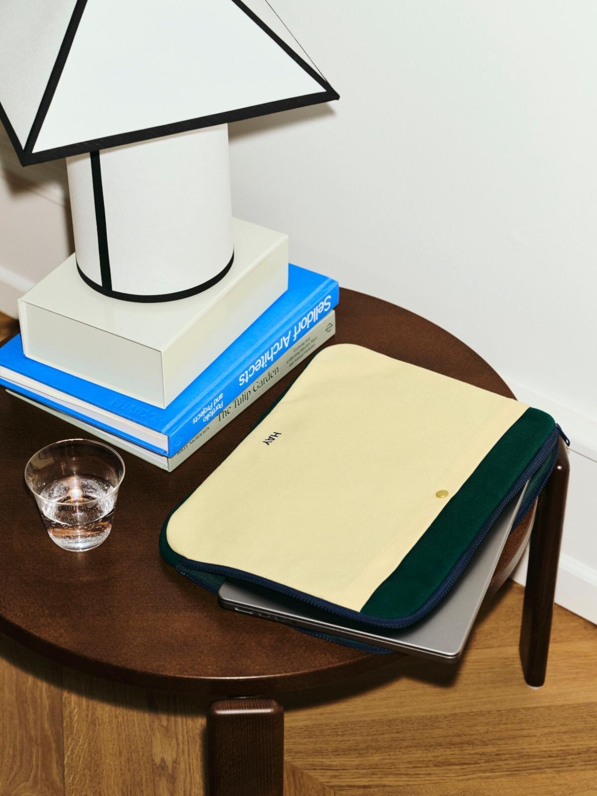 ヘイ(HAY)のロゴ入りトートバッグ、パステル調ワイングラスなど北欧インテリア雑貨も｜写真3