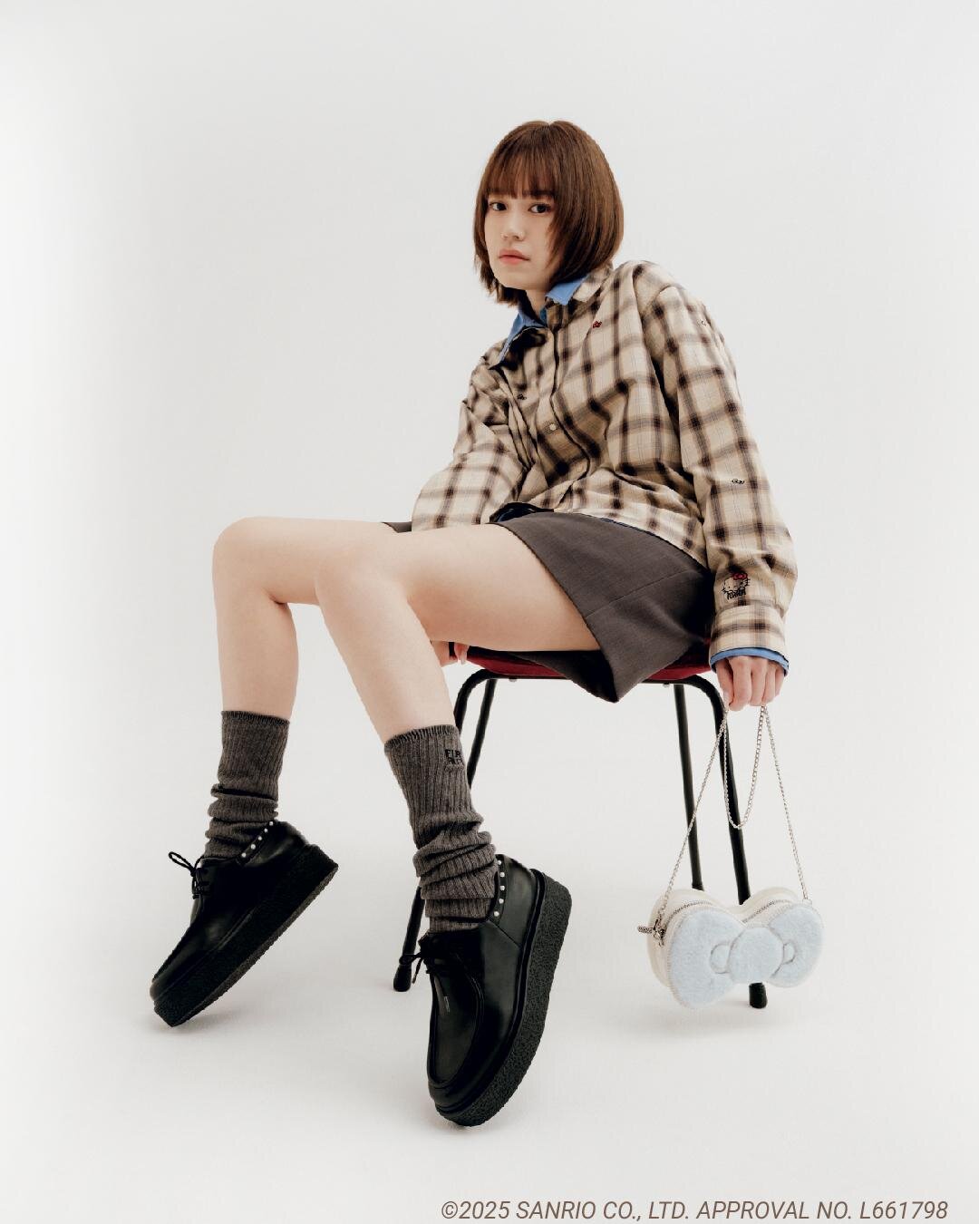 ファーファー×サンリオ「ハローキティ」ぬいぐるみ＆リボン型ショルダーバッグ、煌めくスウェットも｜写真44