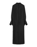 マメ クロゴウチ ベーシックス、くるみボタンの並ぶウールドレス＆ふんわりカシミヤニット｜写真7