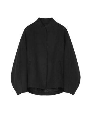 マメ クロゴウチ ベーシックス、くるみボタンの並ぶウールドレス＆ふんわりカシミヤニット｜写真12