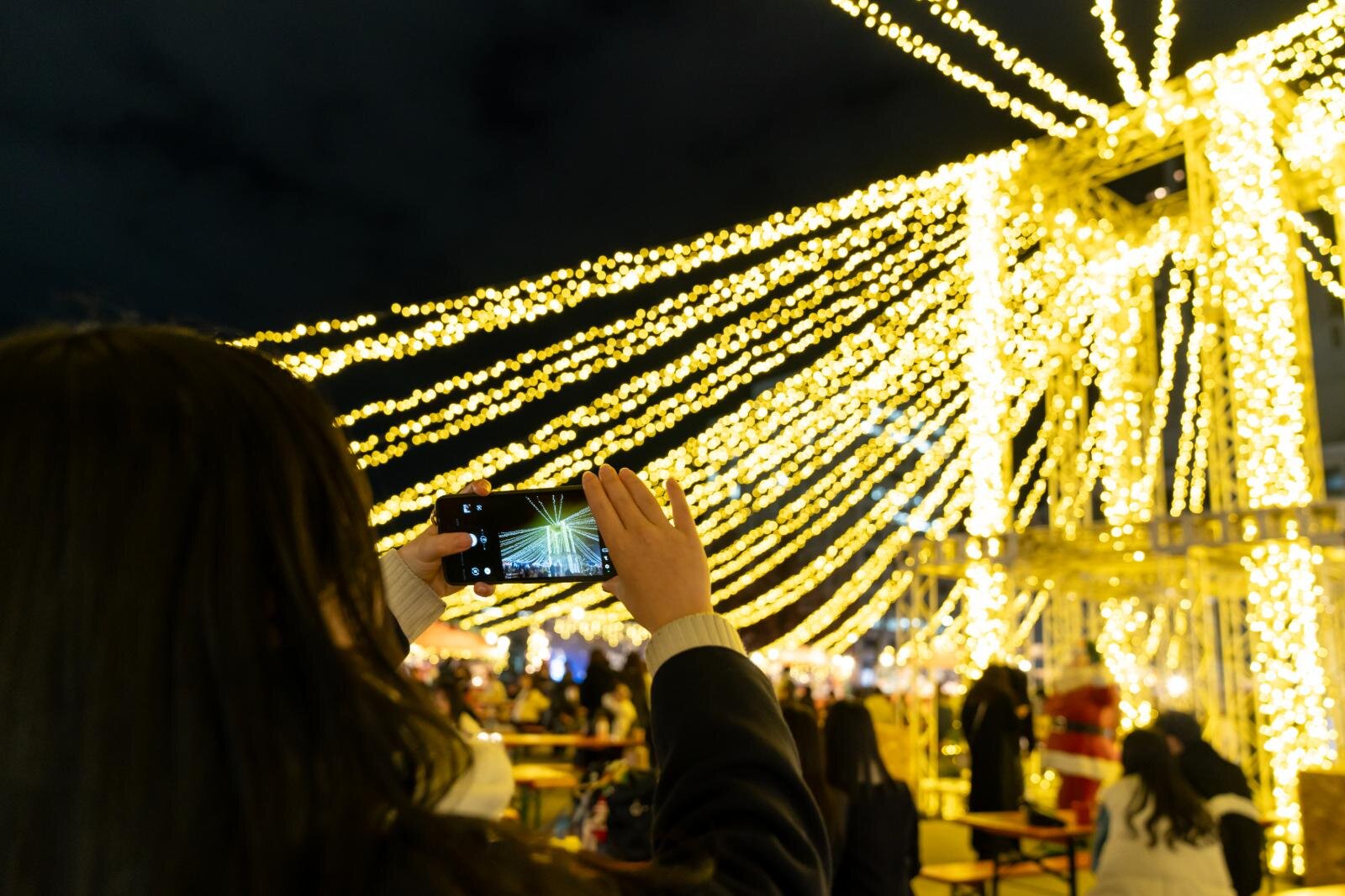 「ひろしまクリスマスマーケット」クリスマス定番グルメやマグ付きホットワイン、広島で｜写真3