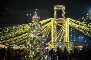 「ひろしまクリスマスマーケット」クリスマス定番グルメやマグ付きホットワイン、広島で｜写真2