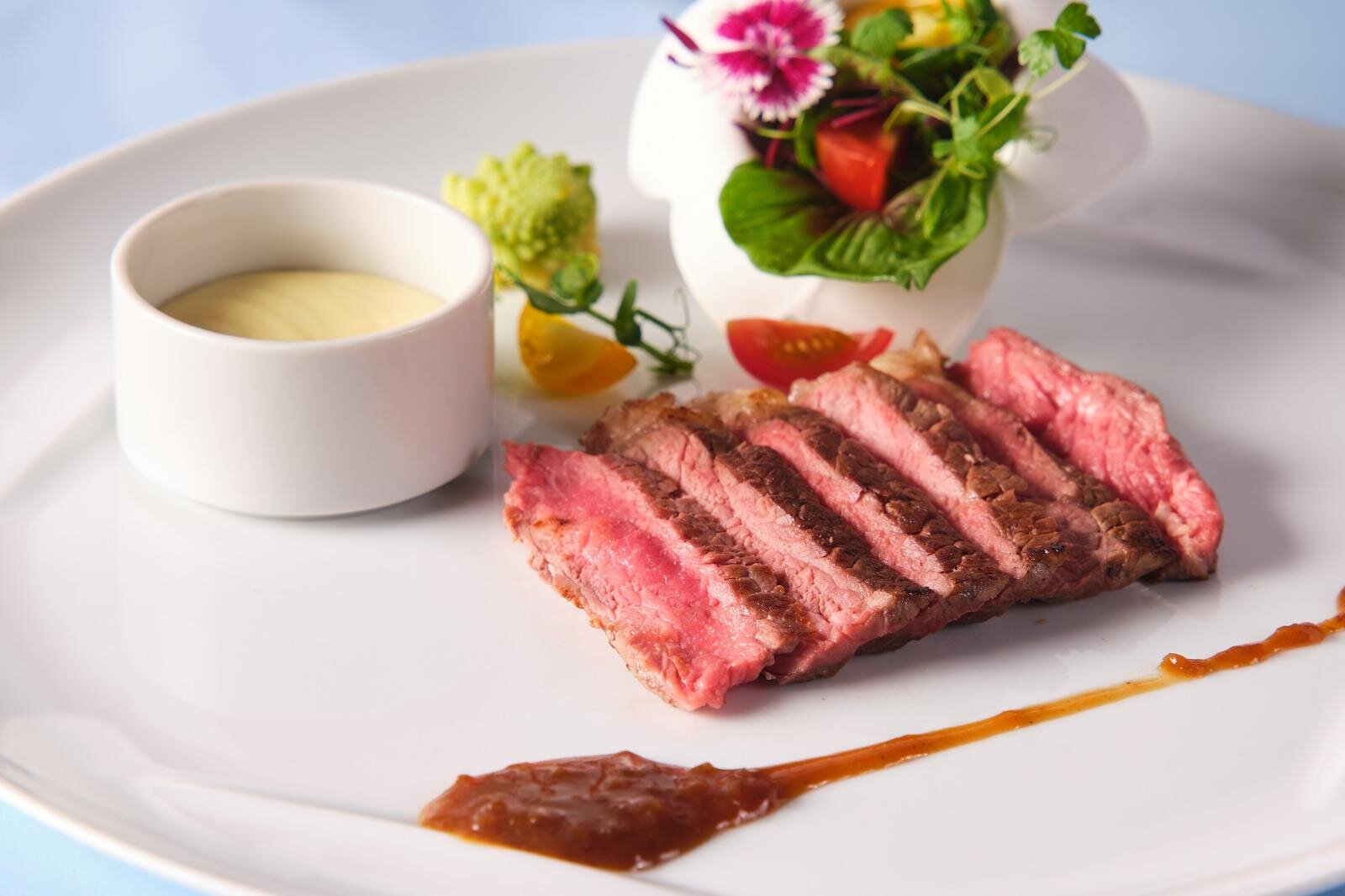 「不思議の国のアリス」着想いちごアフタヌーンティーが全国5都市で、三月うさぎのシュークリームなど｜写真11