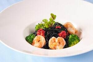 「不思議の国のアリス」着想いちごアフタヌーンティーが全国5都市で、三月うさぎのシュークリームなど｜写真9