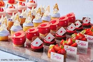 「不思議の国のアリス」着想いちごアフタヌーンティーが全国5都市で、三月うさぎのシュークリームなど｜写真12