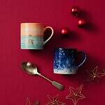 アフタヌーンティー・リビングのクリスマスギフト、煌めく星空マグカップ＆チェック柄マフラー｜写真1