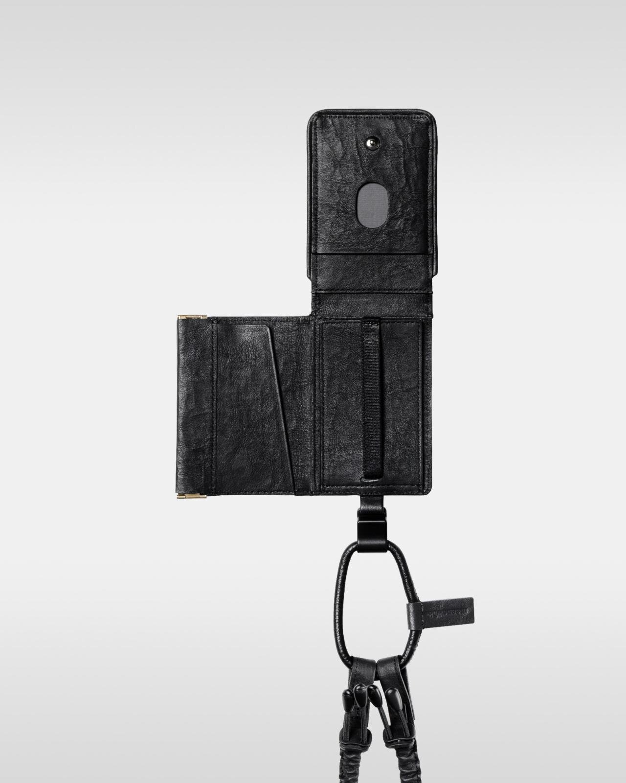 ミーンズワイル×オブジェクツアイオーのバックパック＆iPhoneケース、軽量な高機能レザー素材を採用｜写真10