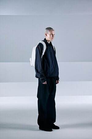 ミーンズワイル×オブジェクツアイオーのバックパック&iPhoneケース、軽量な高機能レザー素材を採用|写真15