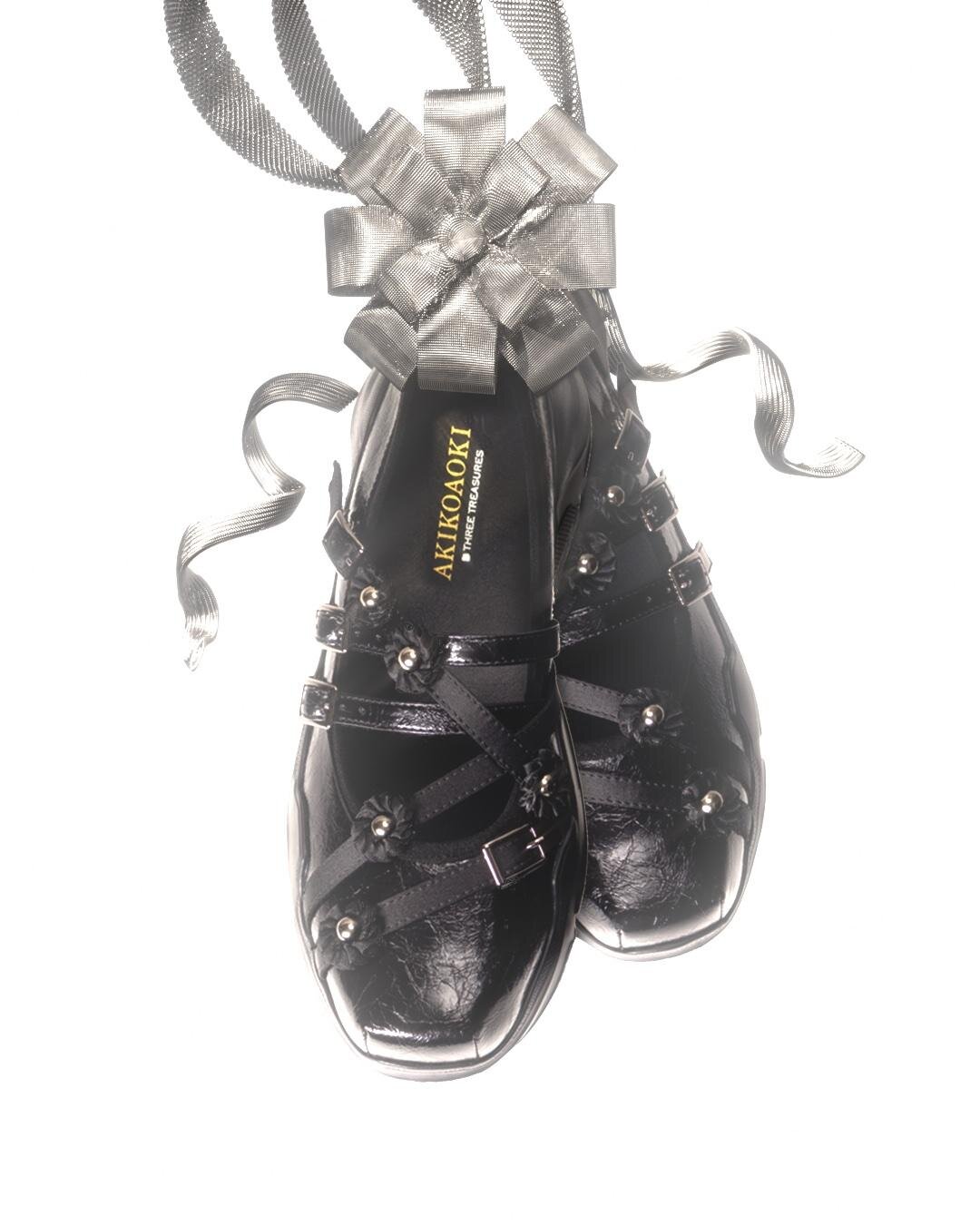 アキコアオキ“花々＆スタッズ”を装飾したバレエ風シューズ、スリートレジャーズとコラボ｜写真6