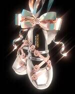 アキコアオキ“花々＆スタッズ”を装飾したバレエ風シューズ、スリートレジャーズとコラボ｜写真11