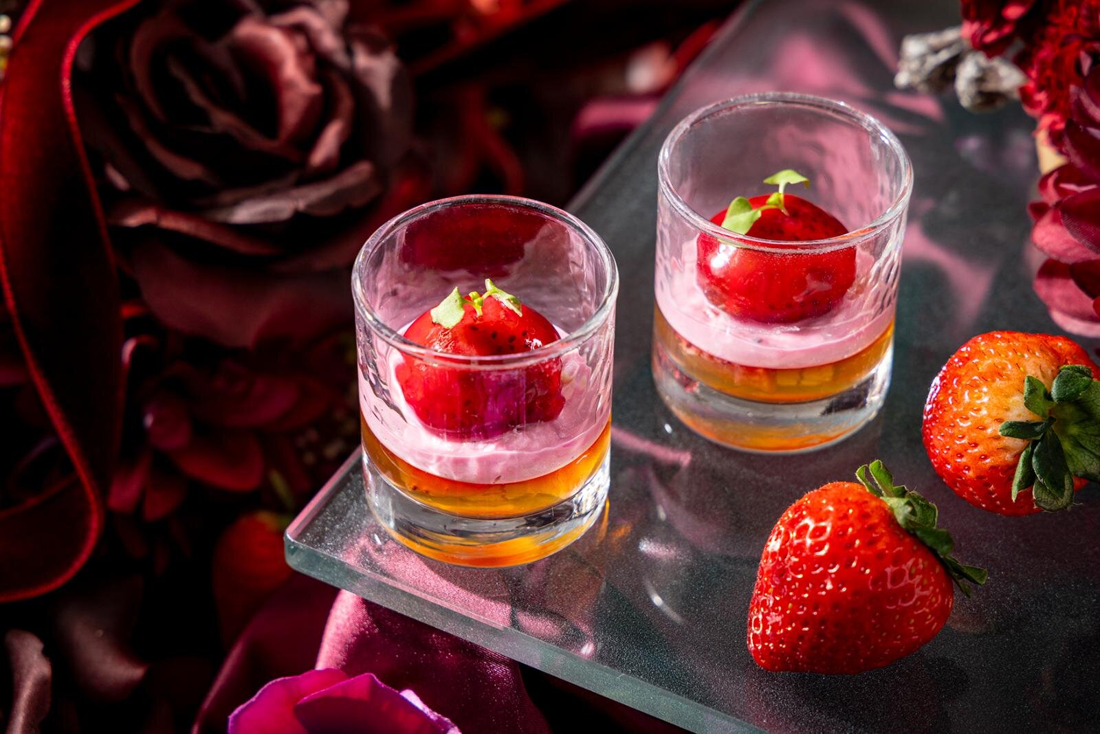 コンラッド東京”甘美な苺”主役のアフタヌーンティー、丸ごと苺のせタルト＆ベリームース｜写真7