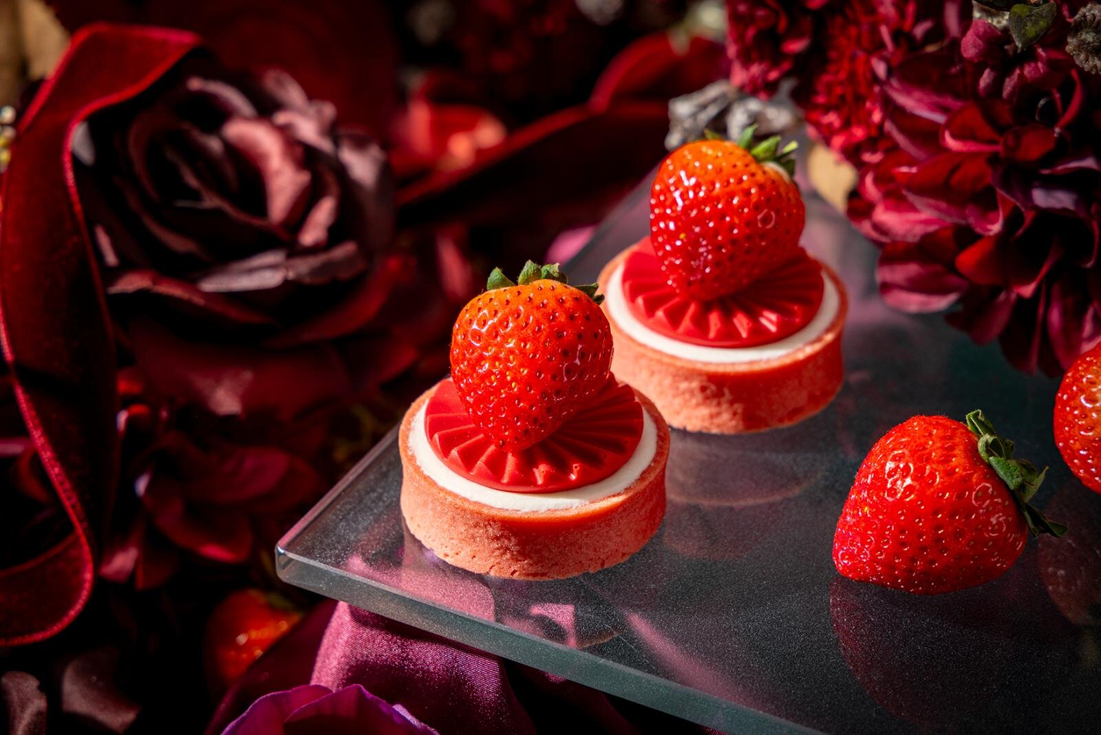 プラリネとオレンジのタルト いちごチョコレート