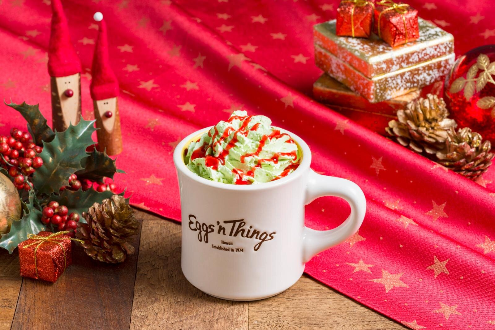 クリスマス エッグノッグ(ホット) イートイン 858円、テイクアウト 842円