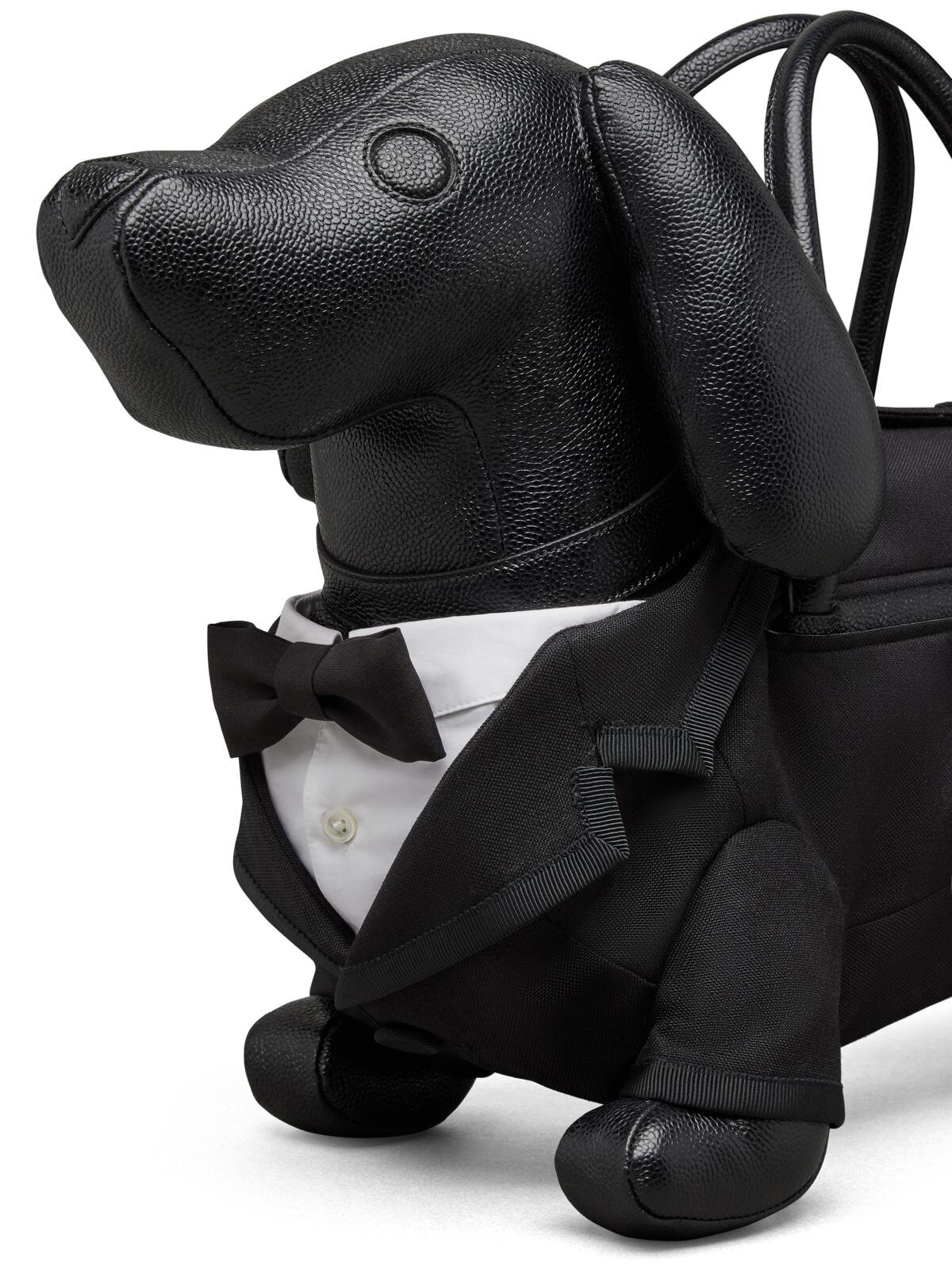 トム ブラウン“ダックス犬”バッグ、タキシード姿＆煌めくシルバーのクリスマス仕様｜写真3