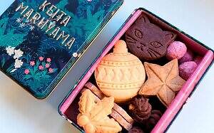 ケイタ マルヤマ25年クリスマスクッキー缶、“黒猫”やオーナメント型クッキーを詰め合わせ｜写真5