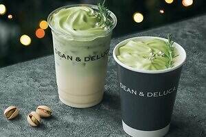 ディーン＆デルーカ冬限定「抹茶ピスタチオ＆ホワイトチョコレートラテ」ふわふわエスプーマ乗せ