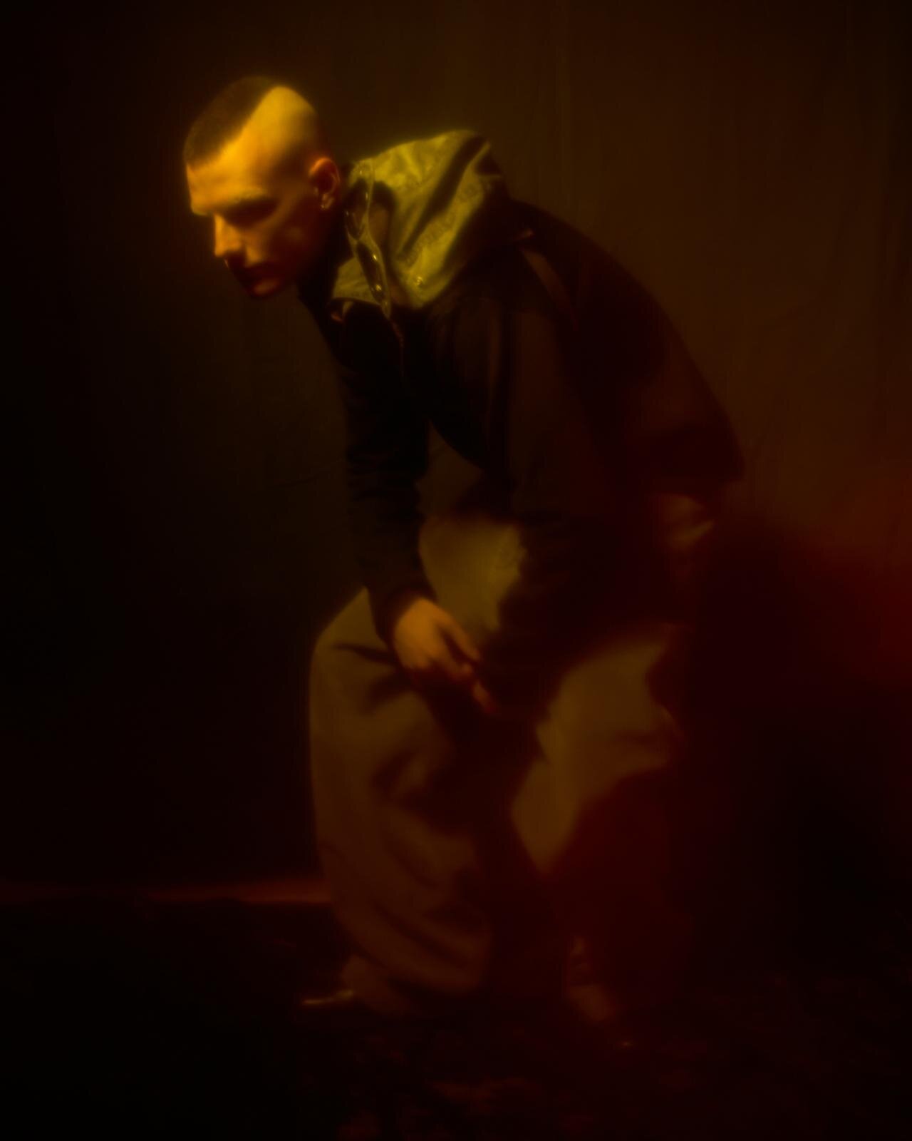 アワー レガシー ワークショップ×C.P. カンパニー、ゴーグル付き顔料染めフィールドジャケットなど｜写真3