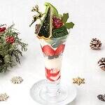 茶寮都路里のクリスマスパフェ、”スノーマン型”抹茶クッキー＆濃厚抹茶モンブラン乗せ｜写真2