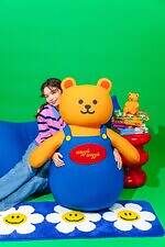 ヨギボー“クマ”の三日月型ビーズクッションやウサギの抱き枕、韓国発ウィグル ウィグルとコラボ｜写真1