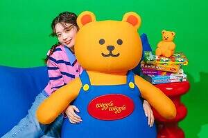 ヨギボー“クマ”の三日月型ビーズクッションやウサギの抱き枕、韓国発ウィグル ウィグルとコラボ