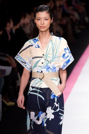 鮮やかなプリント！レオナールが東京で2011年春夏コレクションを披露｜写真5