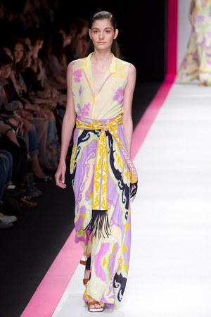 鮮やかなプリント！レオナールが東京で2011年春夏コレクションを披露｜写真62