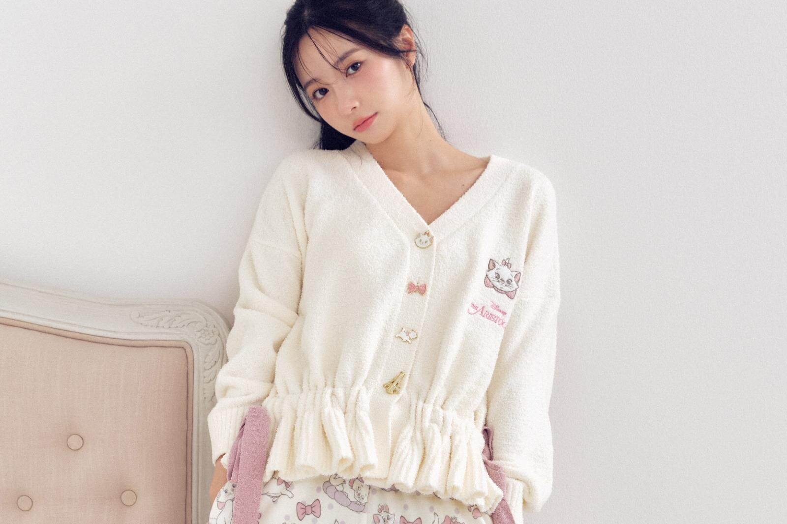 スナイデル ホーム×映画『おしゃれキャット』子猫のマリー描いたカーディガン＆リボンスウェット