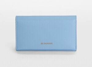 ジル サンダーのクリスマス、メンズミニ財布や経年変化を楽しむ二つ折りレザーウォレット｜写真1