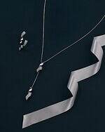 ヴァンドームブティックのクリスマスジュエリー、“パールの雪降る”ツリー＆流れ星ブローチ｜写真2