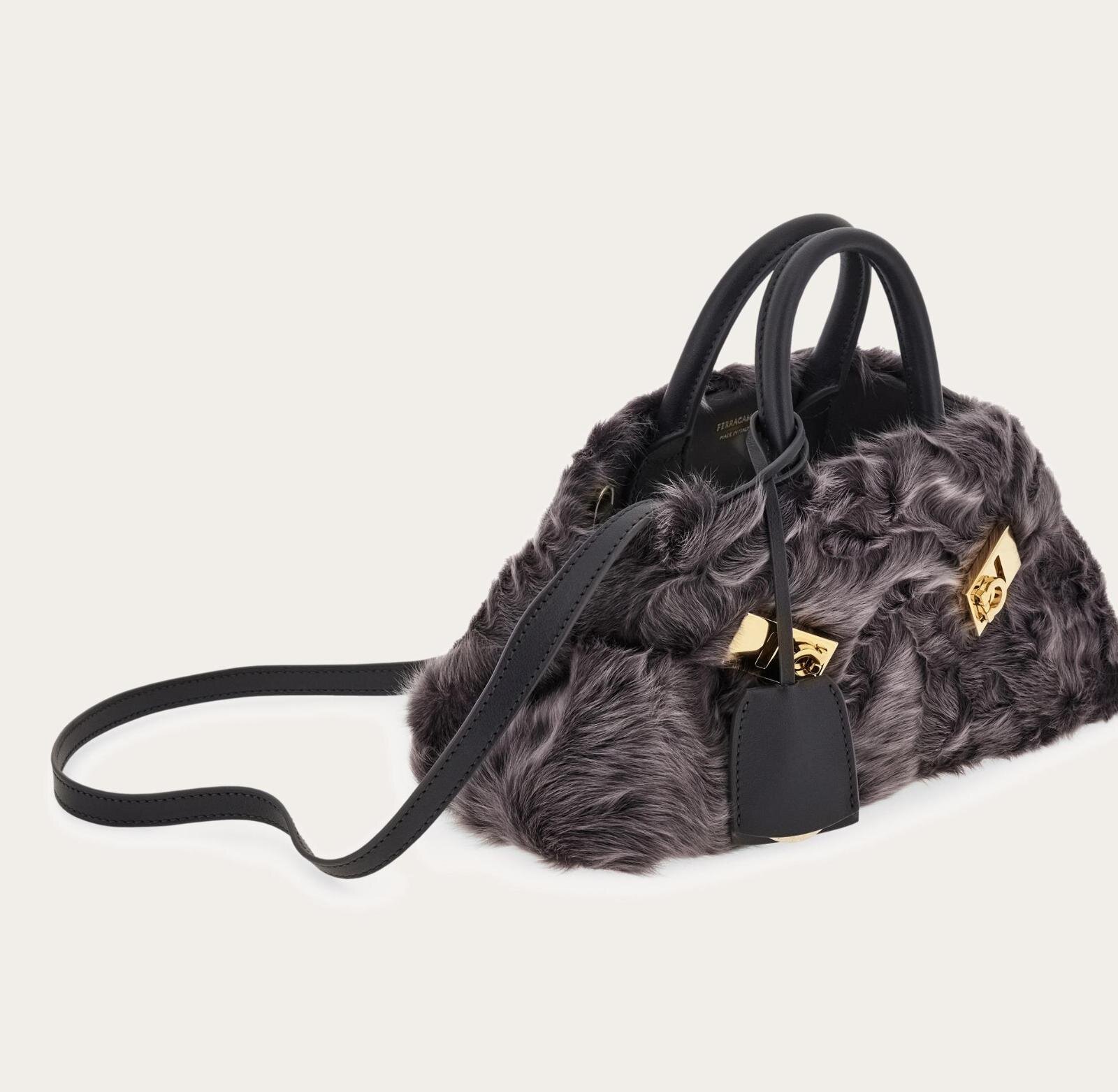 フェラガモ(Ferragamo) ハグ ミニ｜写真7