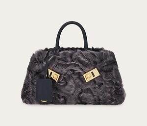 フェラガモ(Ferragamo) ハグ ミニ｜写真8