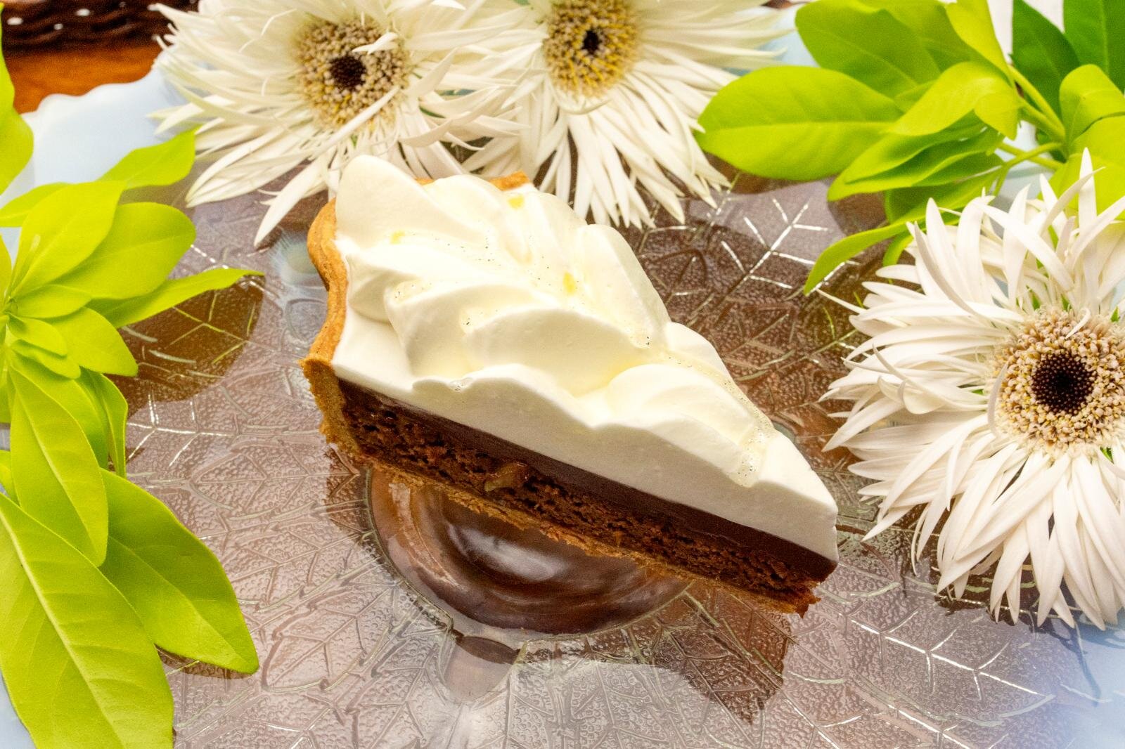 キル フェ ボン煌めく冬のフルーツタルト、“初恋の香り”白イチゴや“幻の洋梨”をたっぷり｜写真2