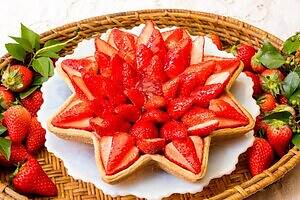 キル フェ ボン煌めく冬のフルーツタルト、“初恋の香り”白イチゴや“幻の洋梨”をたっぷり｜写真9