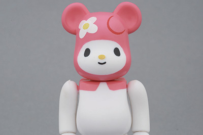 My Melody ベアブリック　100％ マイメロディ　メディコムトイ マイメロがベアブリックに 100%と400%の2サイズ発売