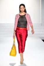 エスカーダ 2015年春夏コレクション - 菜々緒が美しいタフタのドレスを身に纏い登場！｜写真12