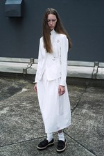 Y's 2015年春夏コレクション - 逞しいミリタリーウェアに、繊細さを忍ばせて｜写真10