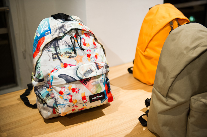 イーストパックに何を詰める? - アーティストが詰めた中身を2015年春夏新作バッグと展示｜写真45