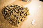 イーストパックに何を詰める? - アーティストが詰めた中身を2015年春夏新作バッグと展示｜写真37