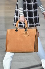 ディオール 2015年秋コレクション - 東京で披露、煌めきが織りなすコンテンポラリーな実用性の美｜写真58