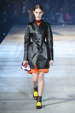 ディオール 2015年秋コレクション - 東京で披露、煌めきが織りなすコンテンポラリーな実用性の美｜写真59