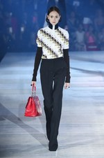 ディオール 2015年秋コレクション - 東京で披露、煌めきが織りなすコンテンポラリーな実用性の美｜写真89
