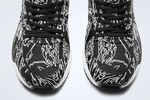 アディダス×アンディフィーテッド×マハリシ、ユニークなプリント柄の限定スニーカー｜写真22