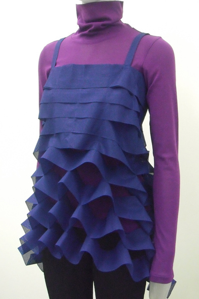 me ISSEY MIYAKEのユニークなドレス「RIBBON DRESS」画像1