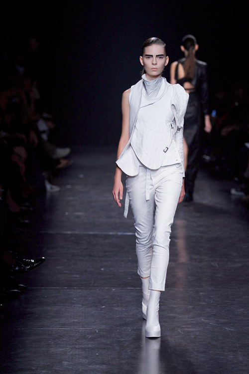 アン ドゥムルメステール(ANN DEMEULEMEESTER) 2011年春夏ウィメンズコレクション  - 写真33