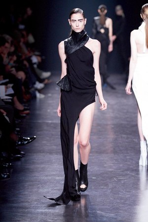 シックに解釈されたフェンシング アン ドゥムルメステール　2011年春夏コレクション｜写真43