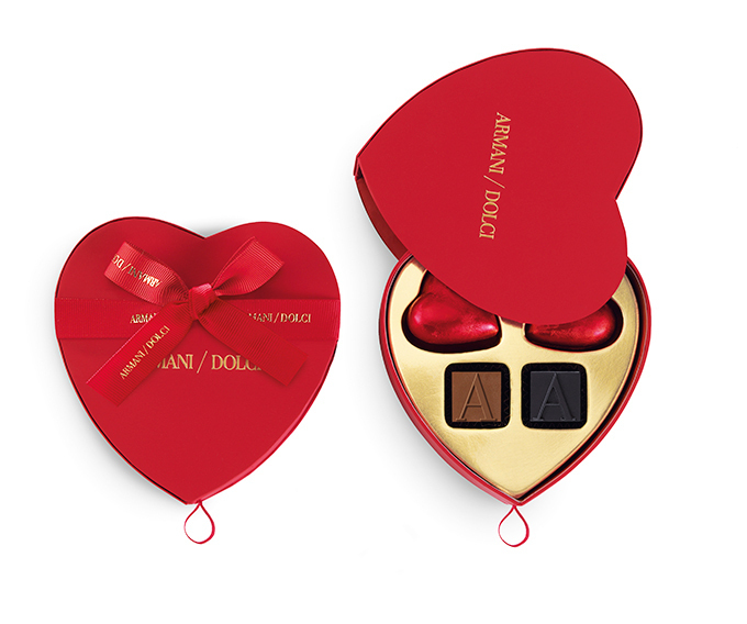 アルマーニ ドルチからバレンタイン特製チョコレートセット登場 - 真っ赤なハート形ボックス｜写真1