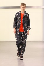 鱒(マス)をテーマにしたイッセイ ミヤケ(ISSEY MIYAKE)の2011年春夏メンズコレクション｜写真8