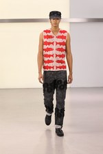 鱒(マス)をテーマにしたイッセイ ミヤケ(ISSEY MIYAKE)の2011年春夏メンズコレクション｜写真9