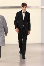 鱒(マス)をテーマにしたイッセイ ミヤケ(ISSEY MIYAKE)の2011年春夏メンズコレクション｜写真18